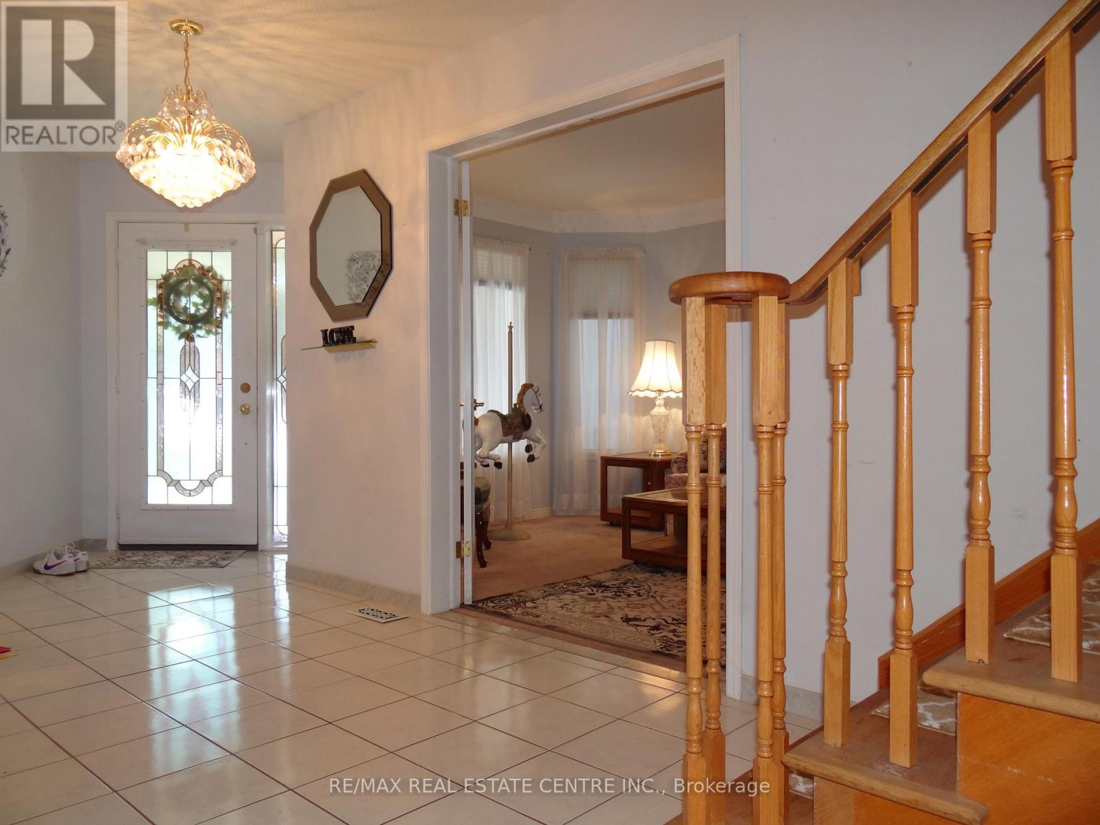 42 DAVIS CRESCENT - 9