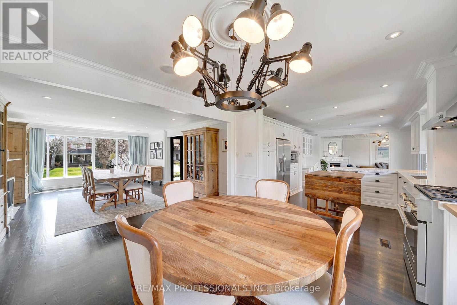 52 COURTSFIELD CRESCENT - 11
