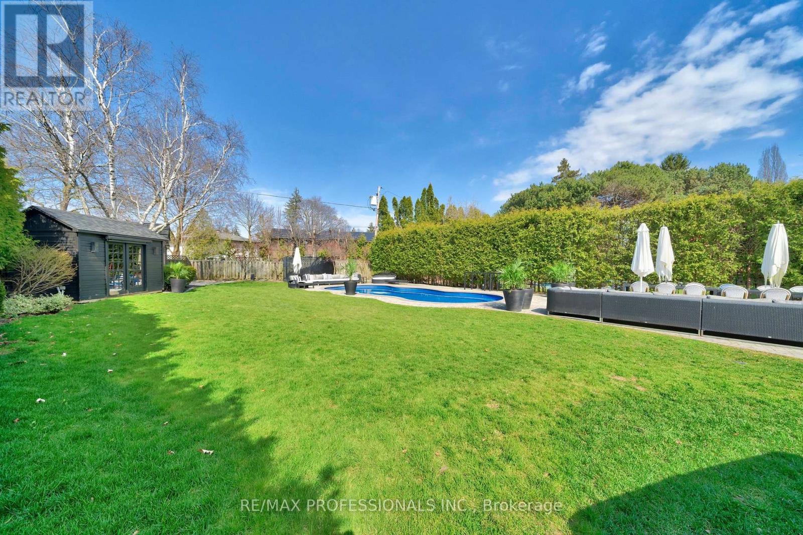 52 COURTSFIELD CRESCENT - 48