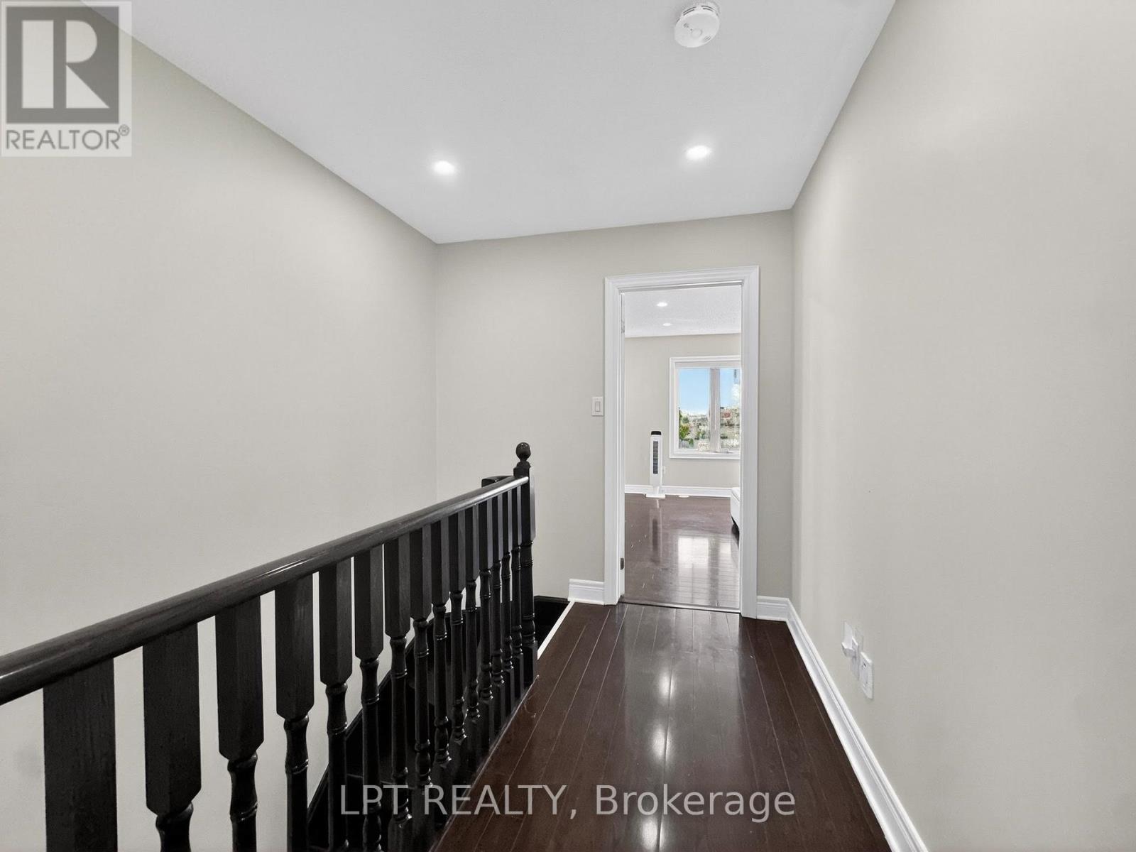 44 CEDAR LAKE CRESCENT - 15