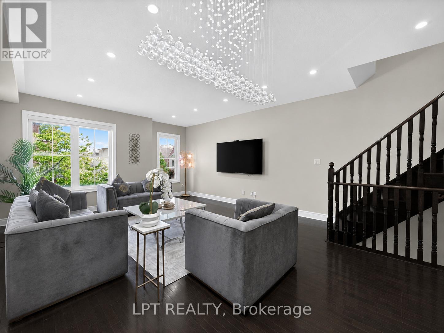 44 CEDAR LAKE CRESCENT - 8