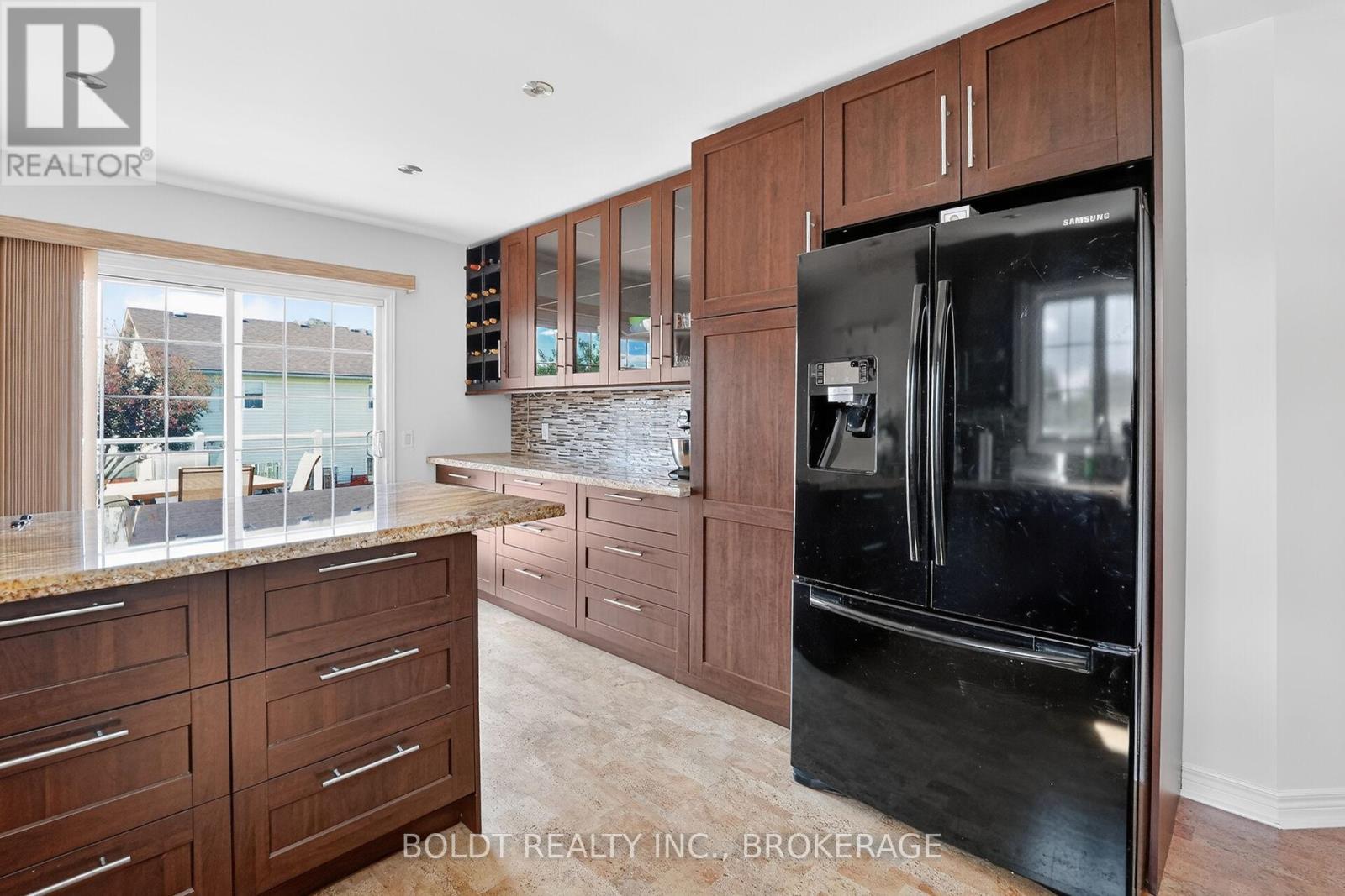6 CEDAR COURT - 11