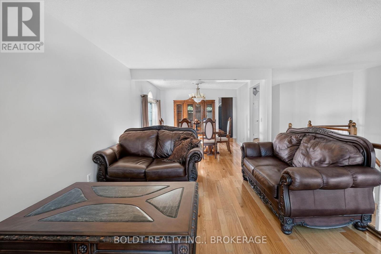 6 CEDAR COURT - 14