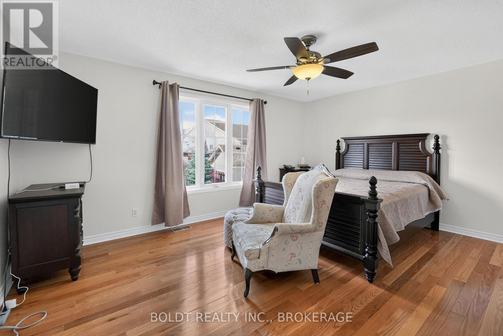 6 CEDAR COURT - 20