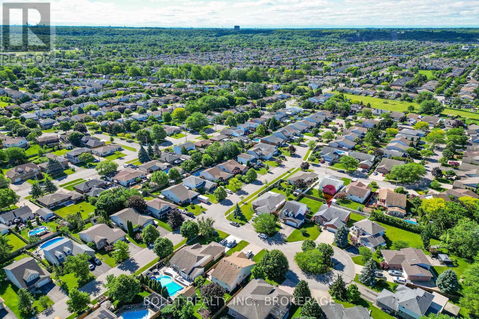 6 CEDAR COURT - 40