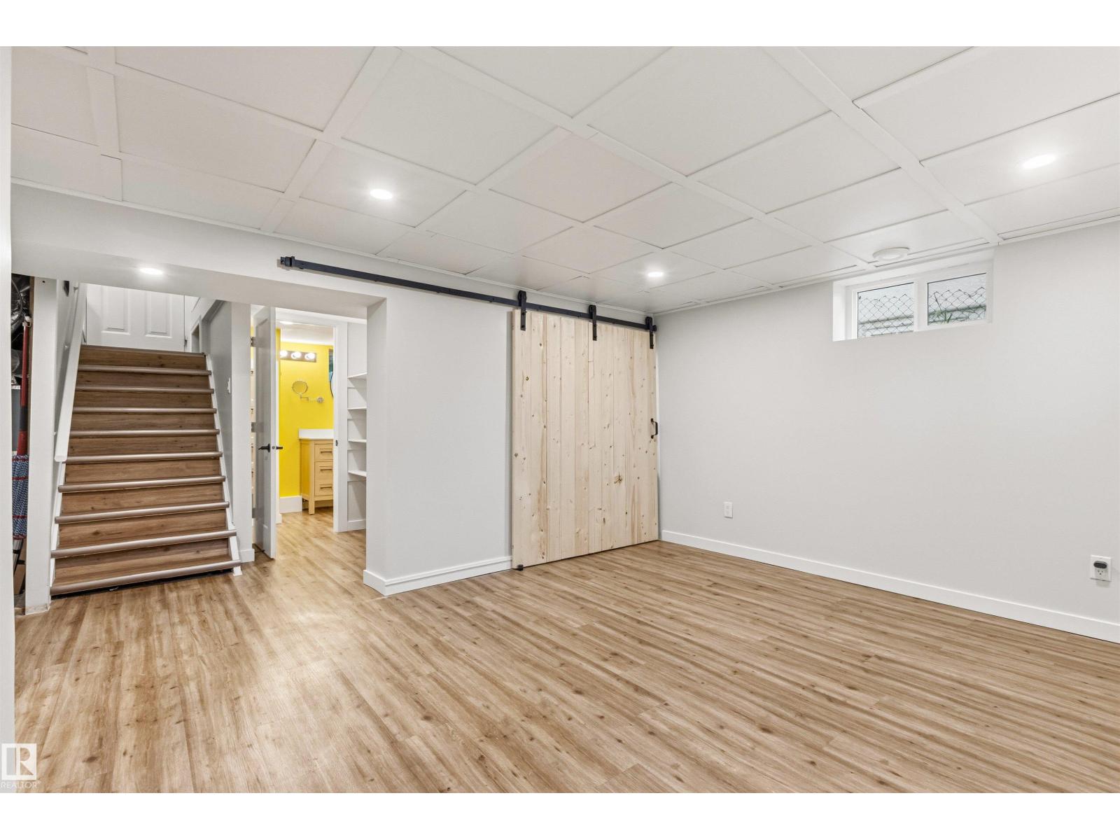 10628 73 AV NW — photo 57