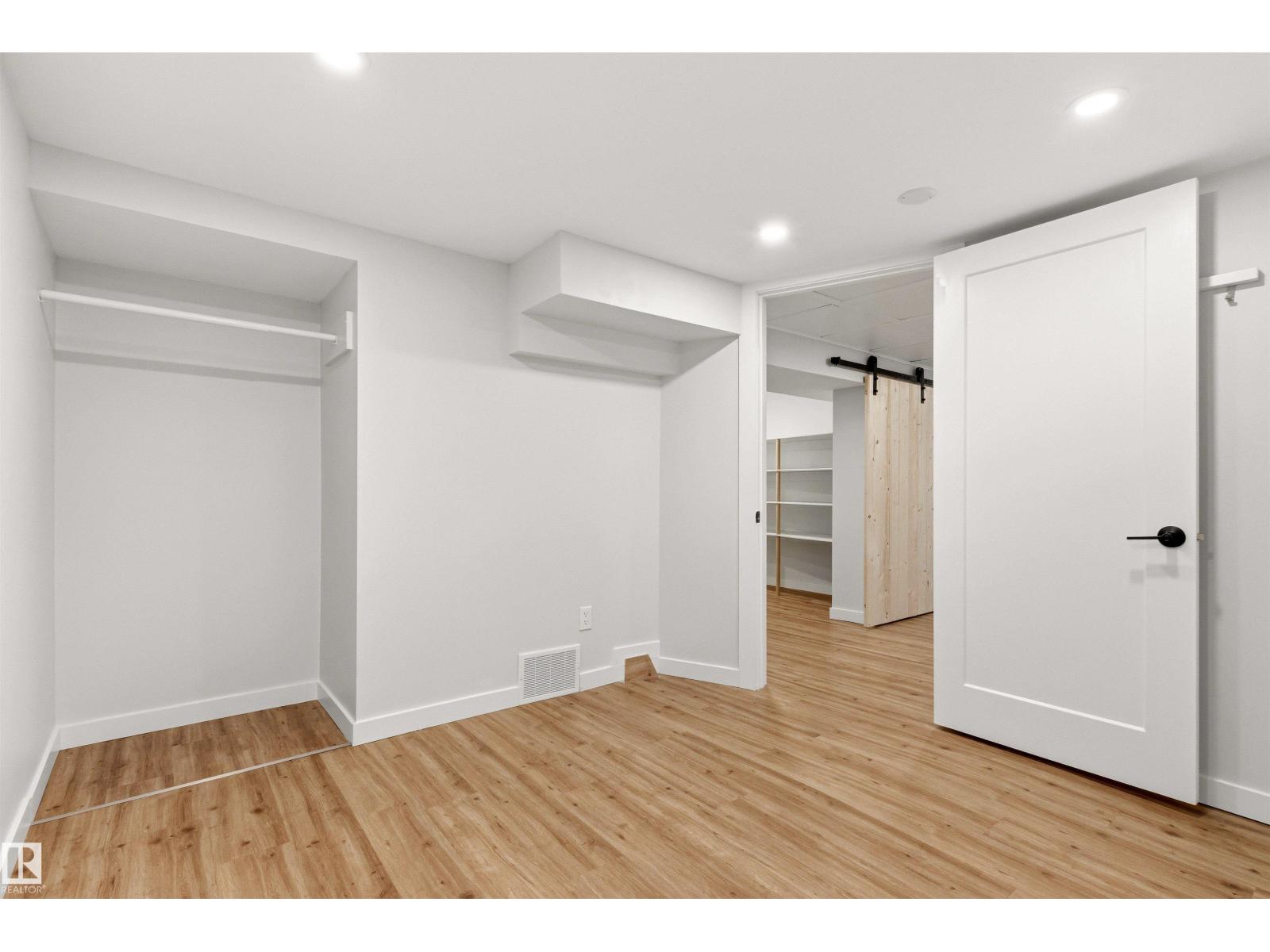 10628 73 AV NW — photo 55