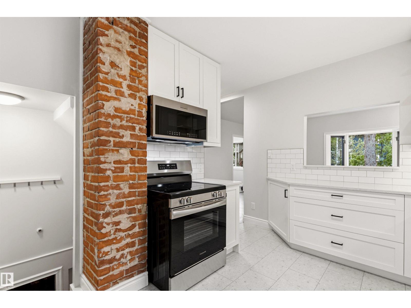 10628 73 AV NW — photo 45