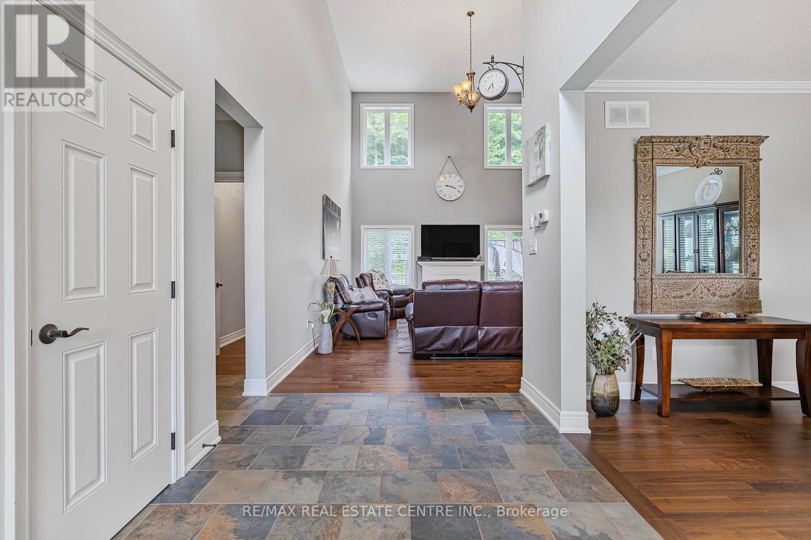 2 ASHLEA LANE - 8