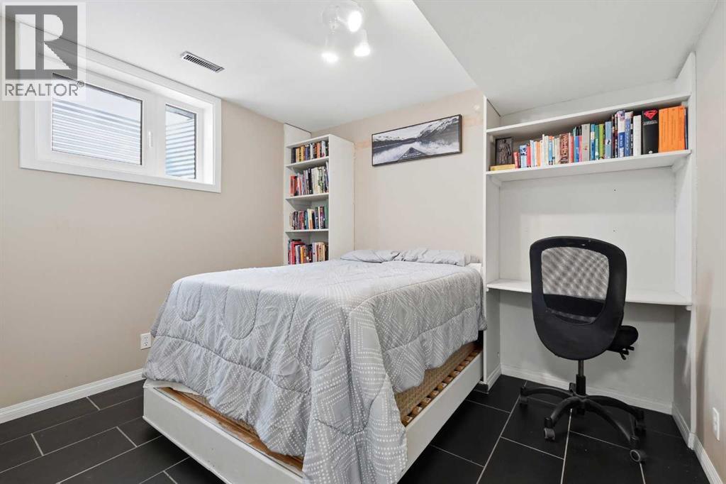 Basement - Bedroom #01
