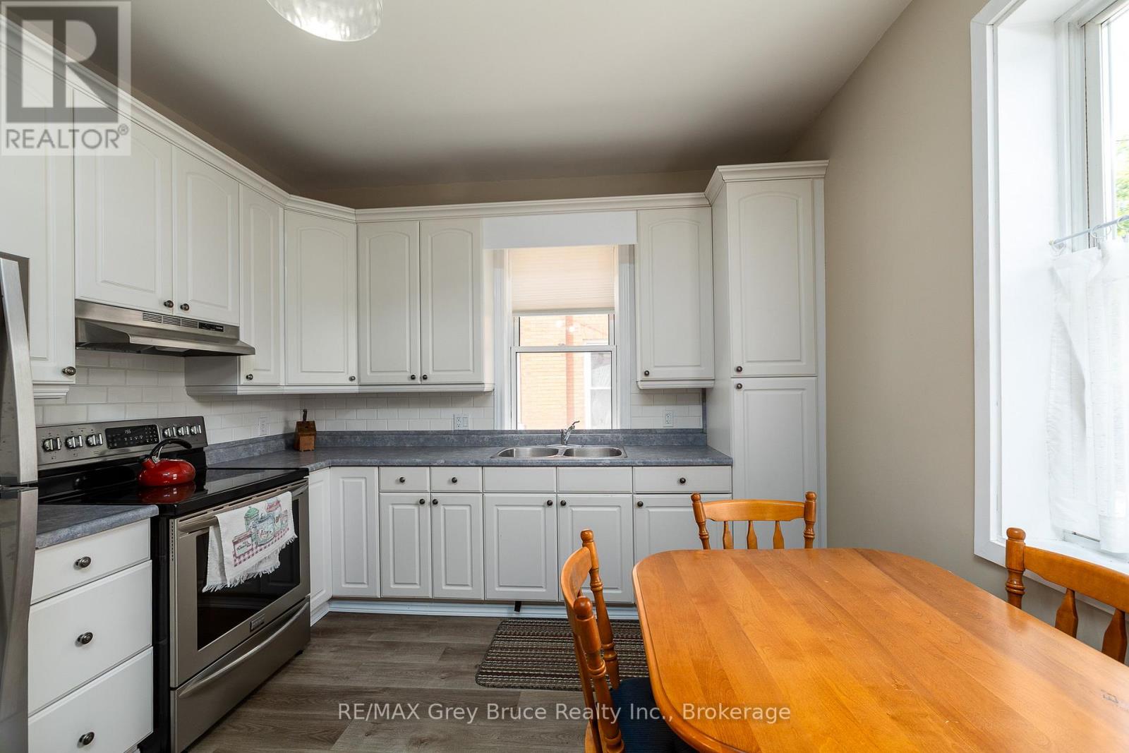 177 2ND AVENUE SW - 11