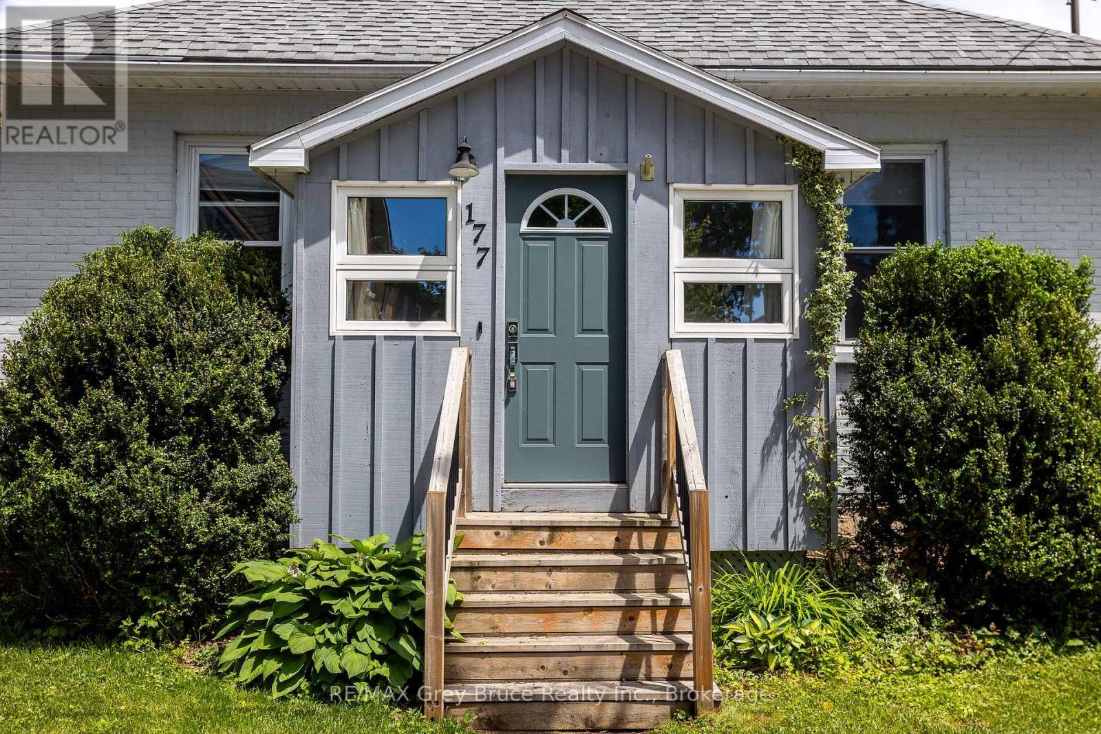 177 2ND AVENUE SW - 2
