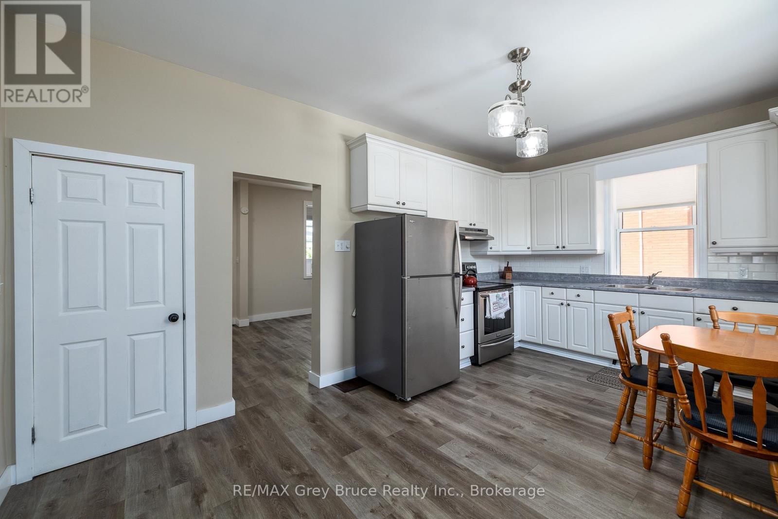 177 2ND AVENUE SW - 8