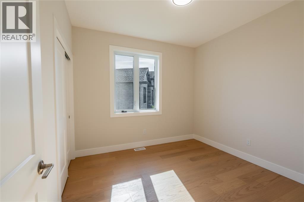 3555 PAUL CRESCENT - 17