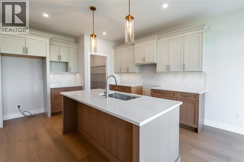 3555 PAUL CRESCENT - 9