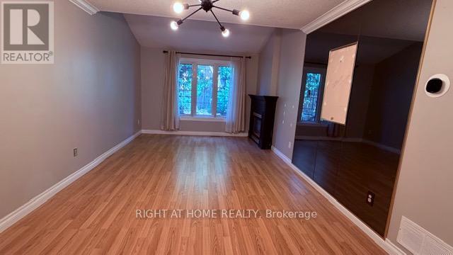 35 DAVIES CRESCENT - 14