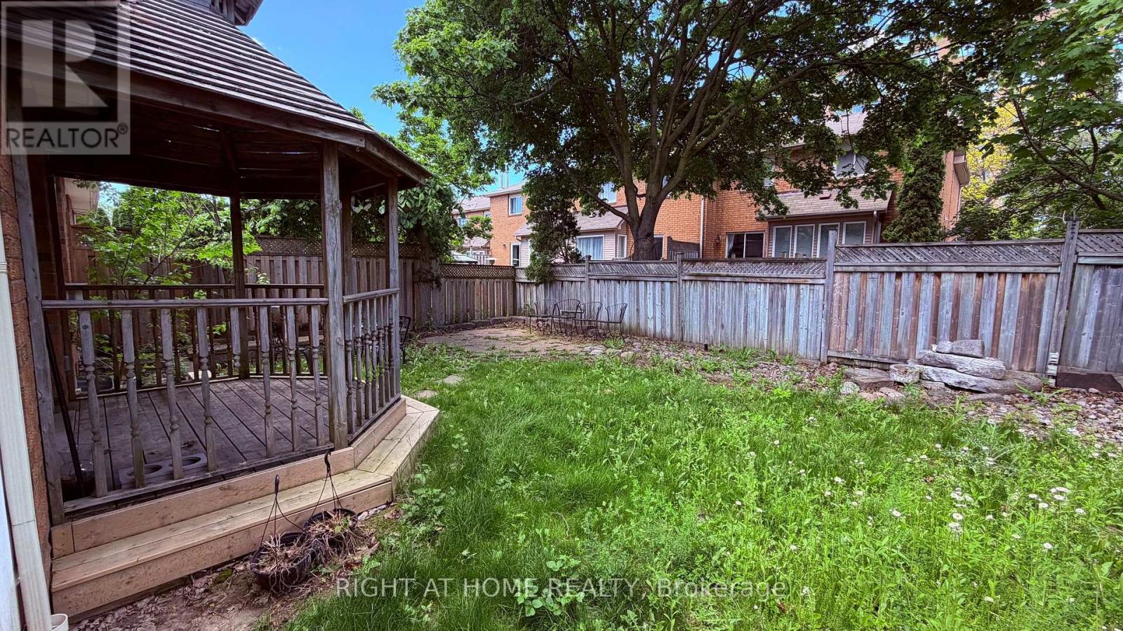 35 DAVIES CRESCENT - 29