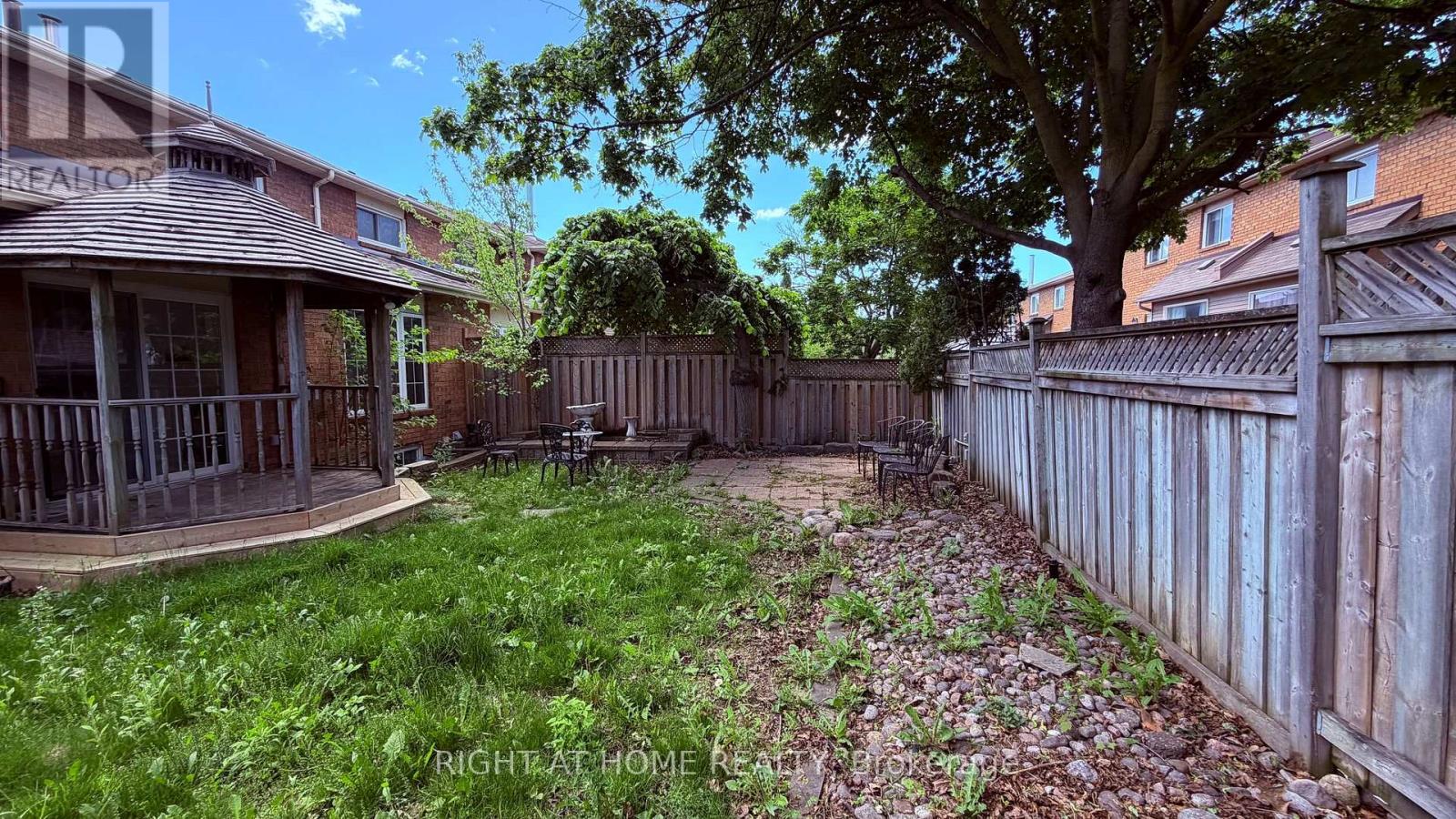 35 DAVIES CRESCENT - 28