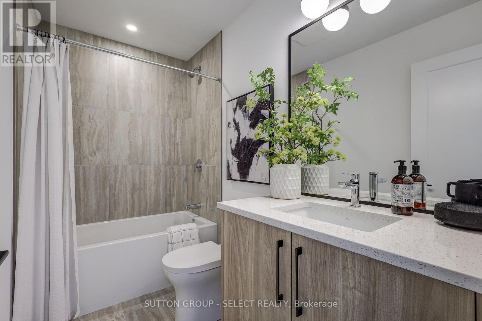 #4 3090 PETTY ROAD - 22