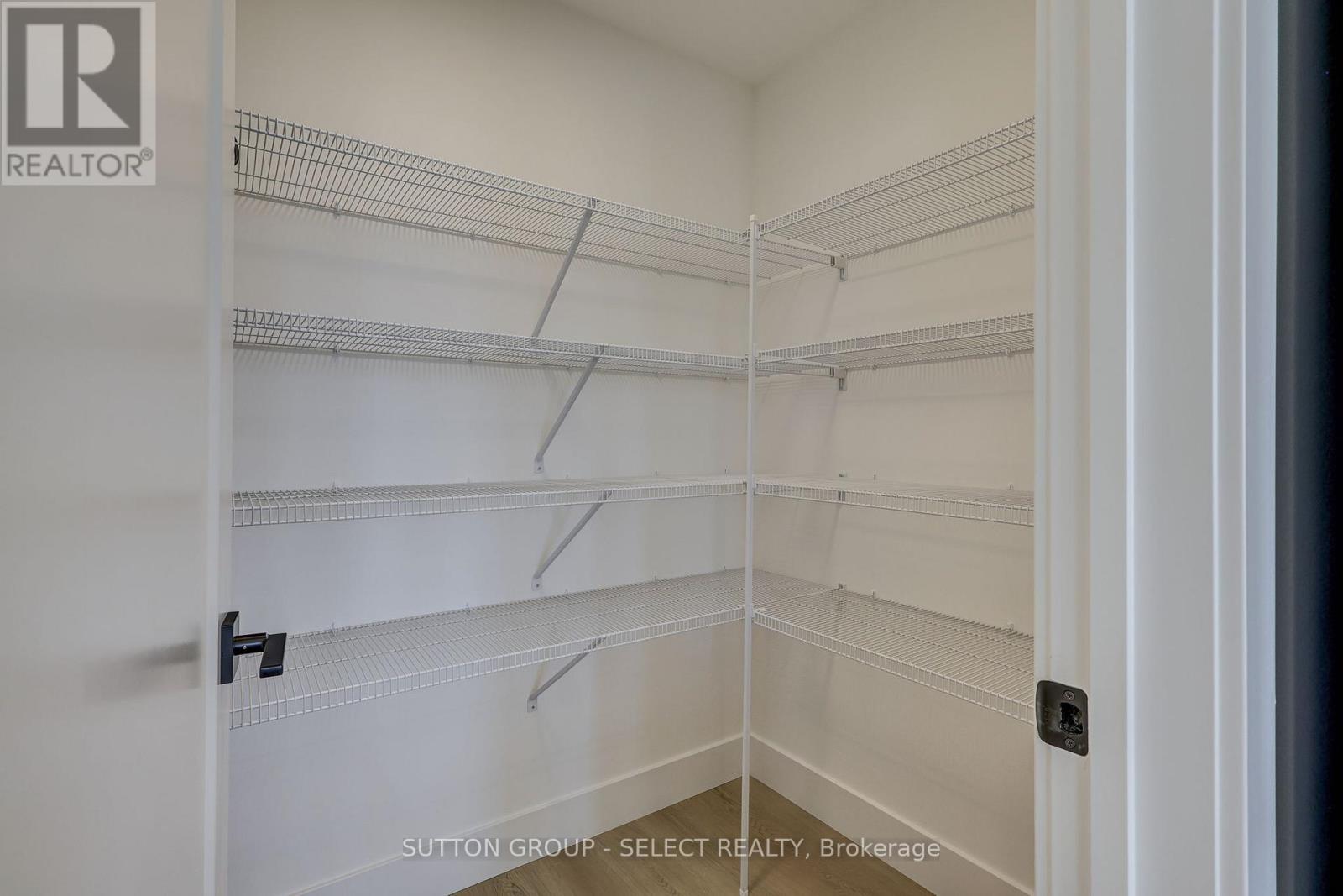 #4 3090 PETTY ROAD - 18