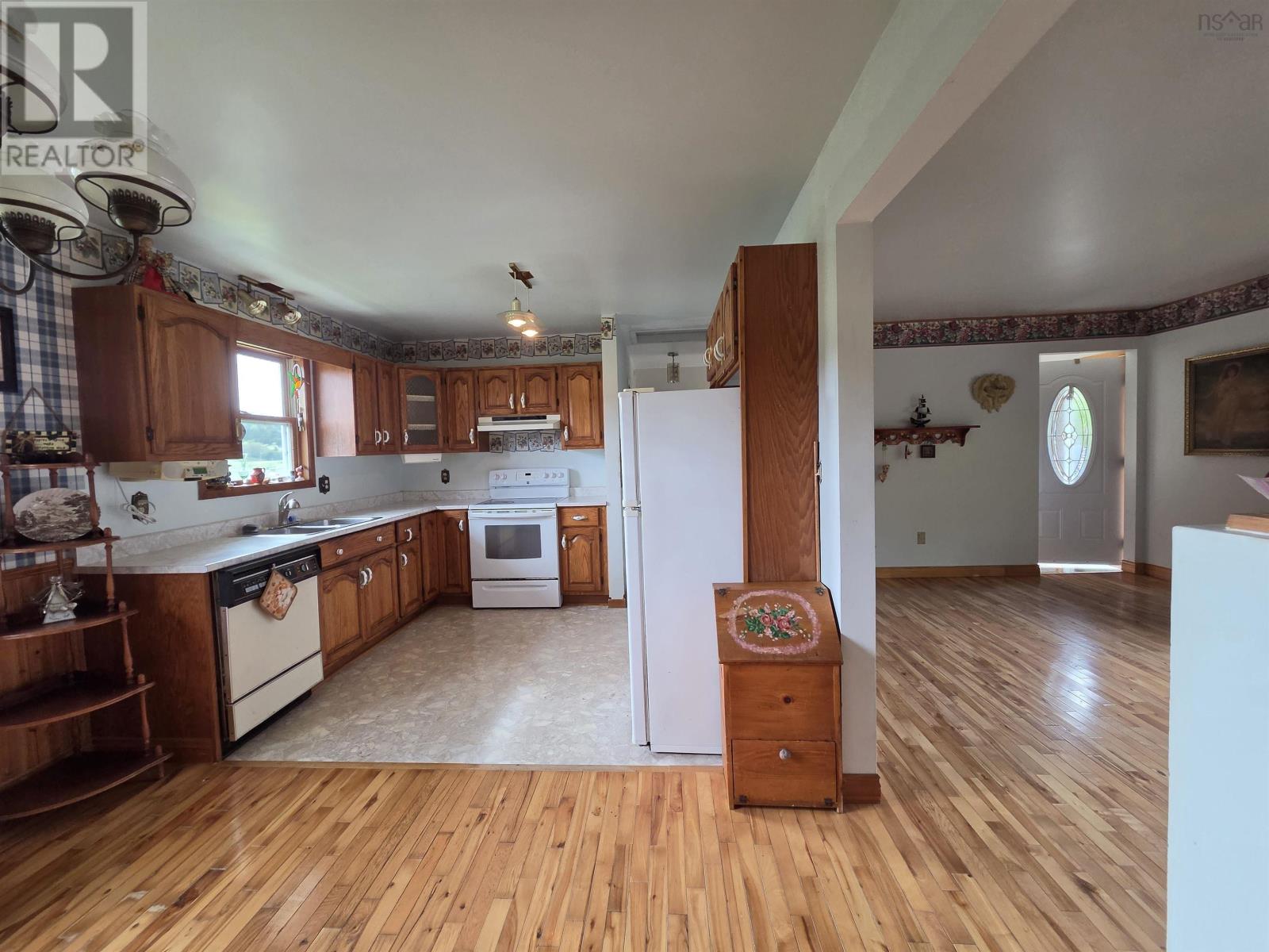 2037 Castle Bay Road - 11