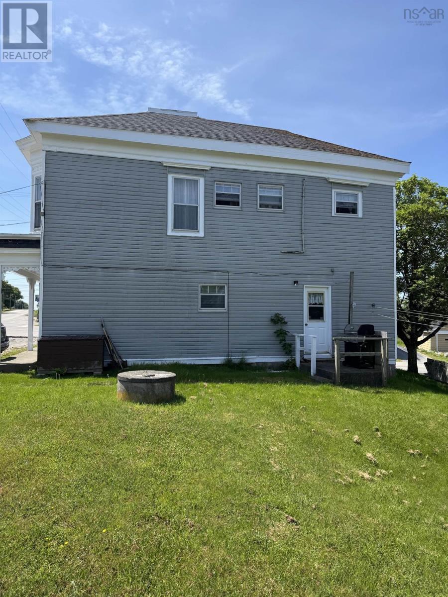 3205 1 Highway - 6