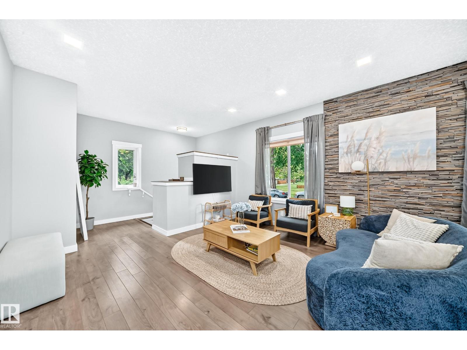 11463 64 ST NW - 14