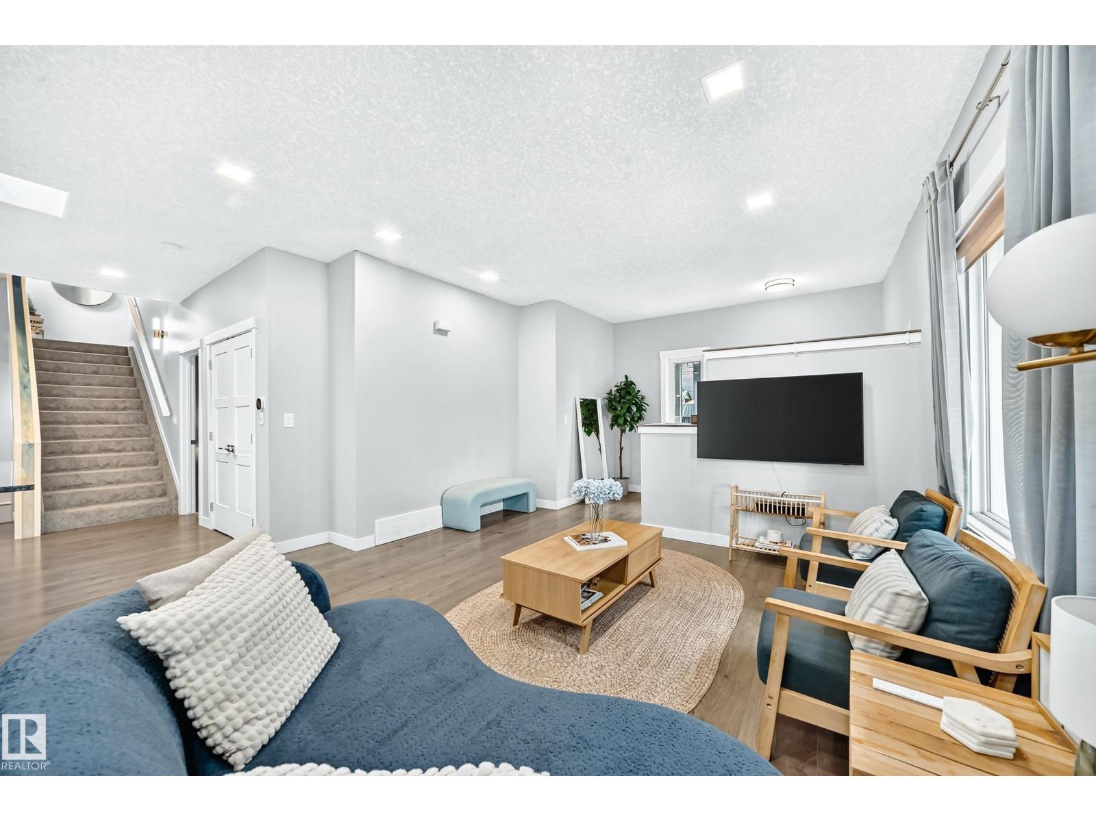 11463 64 ST NW - 15