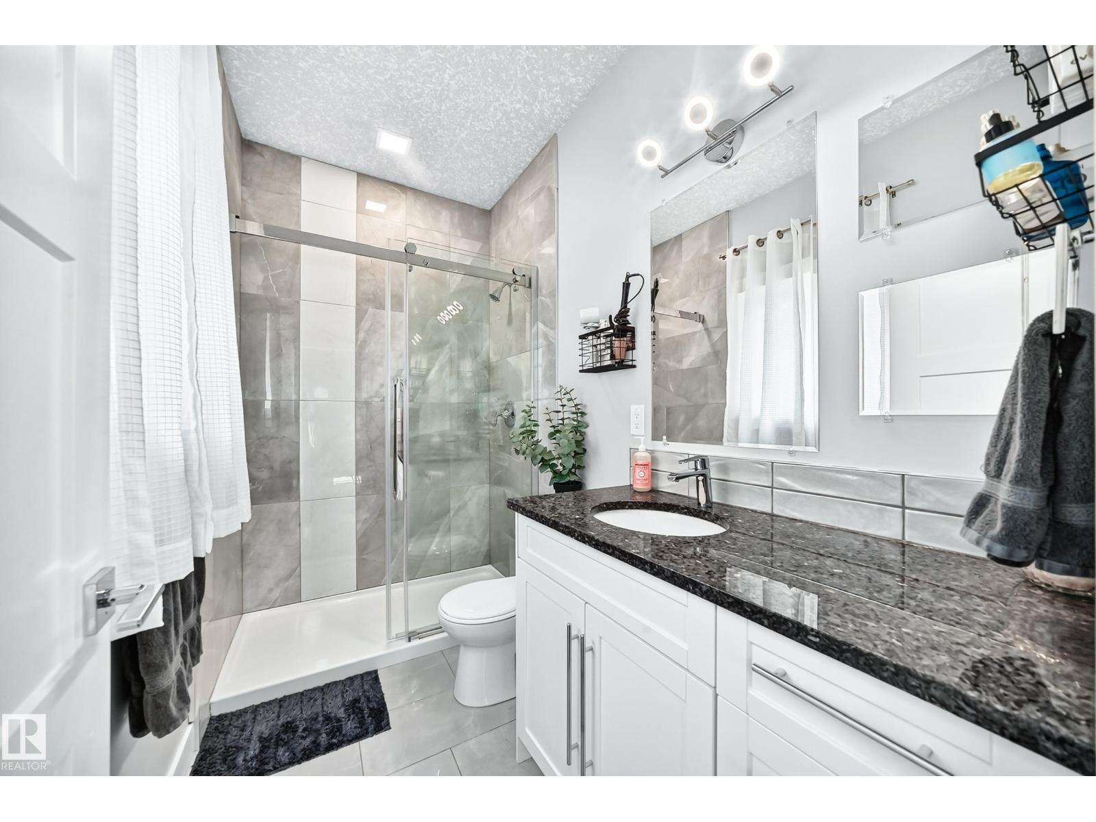 11463 64 ST NW - 23