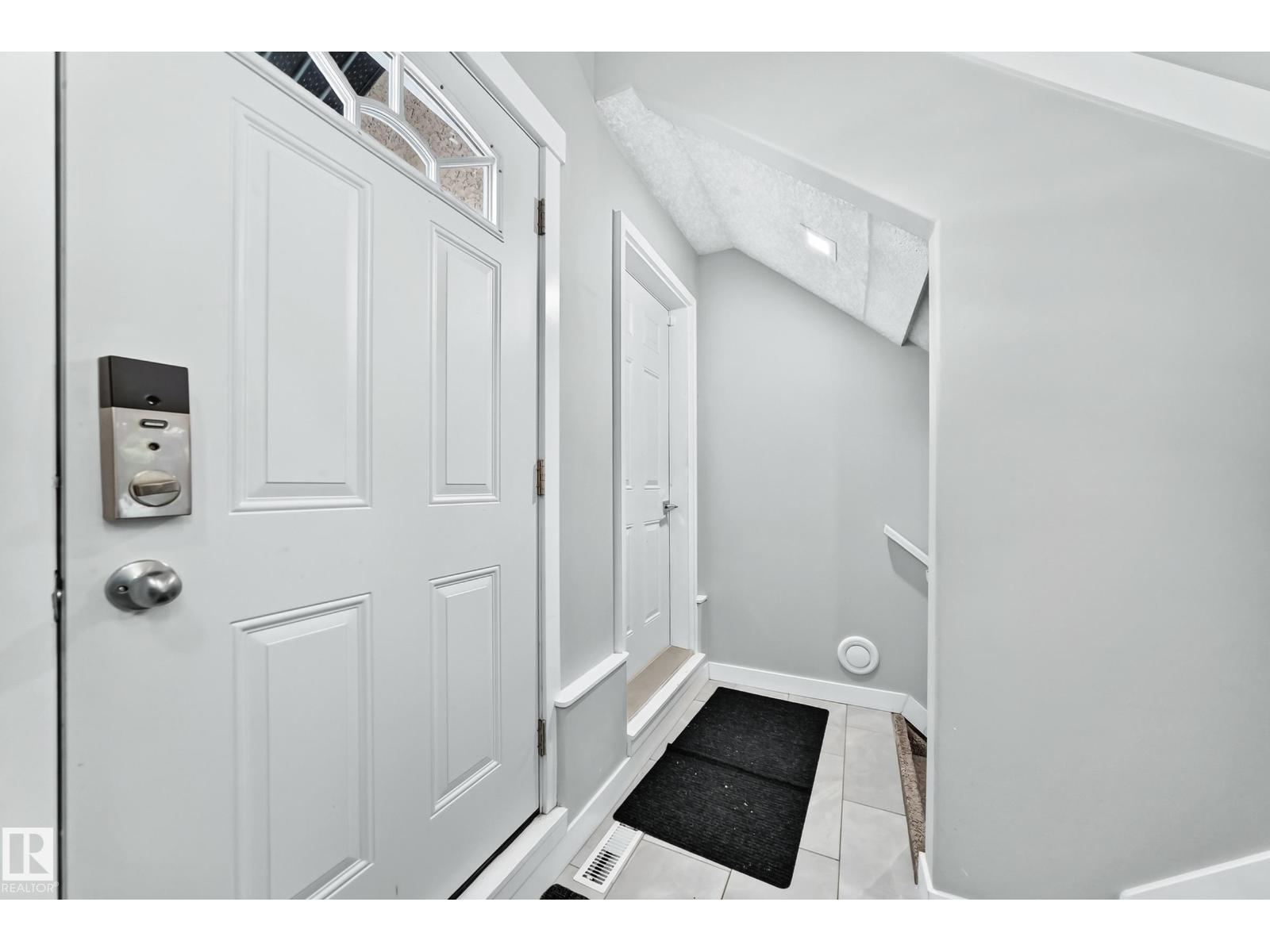 11463 64 ST NW - 25