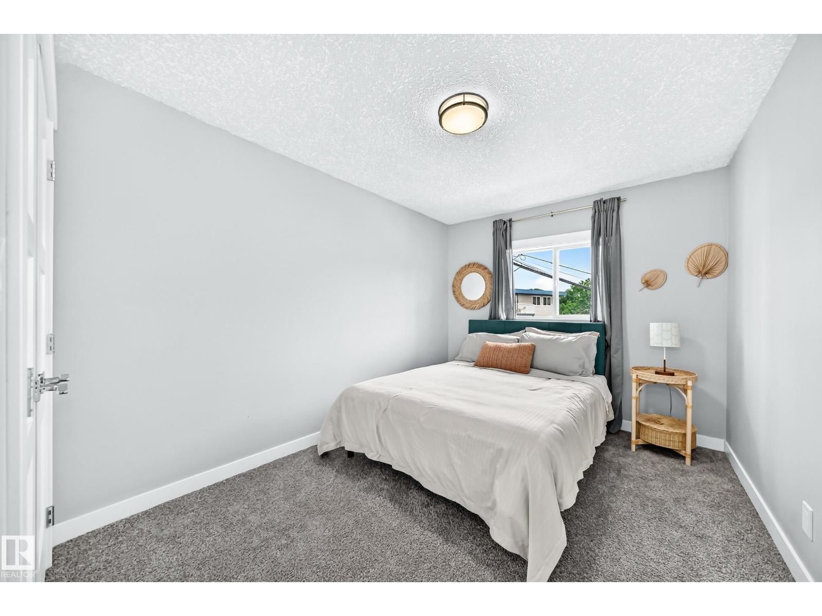 11463 64 ST NW - 28