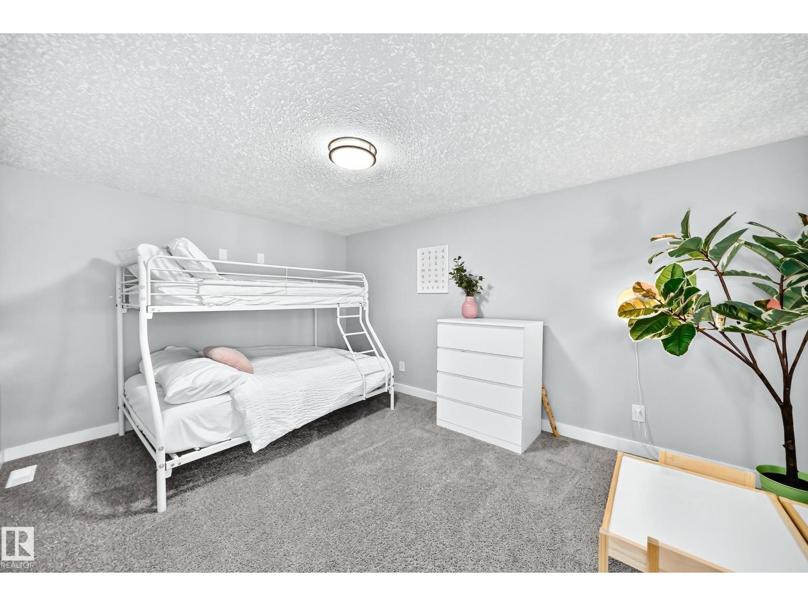 11463 64 ST NW - 32