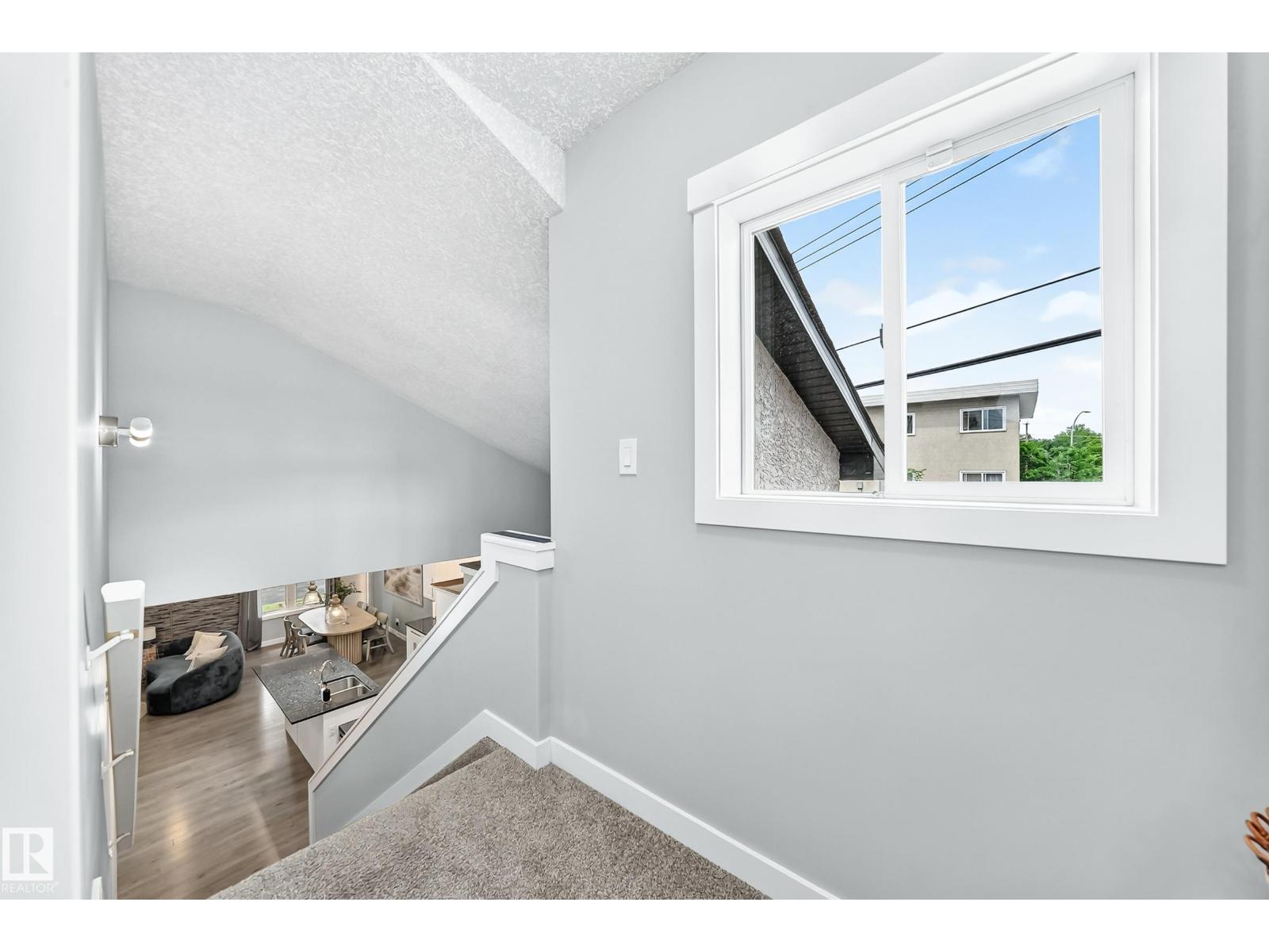 11463 64 ST NW - 36