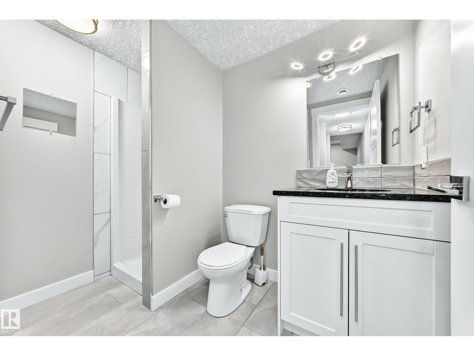 11463 64 ST NW - 48