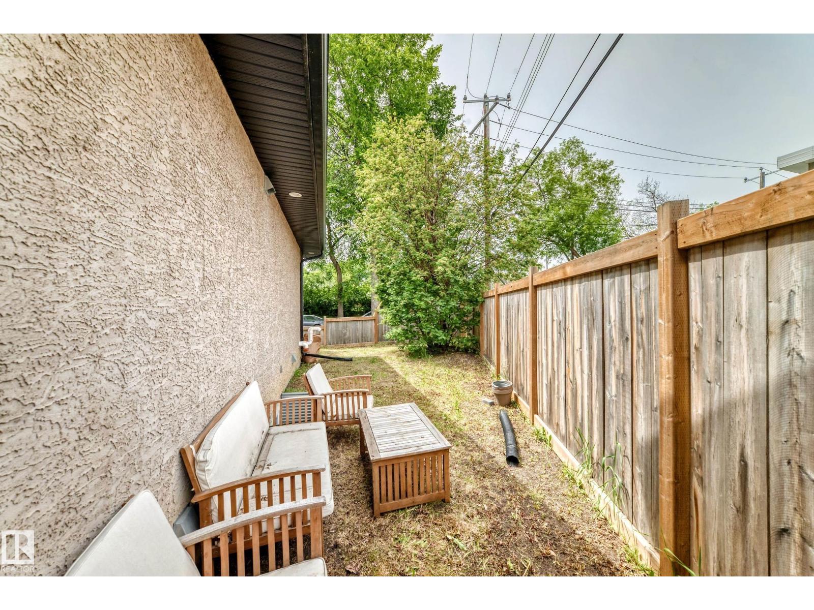11463 64 ST NW - 50