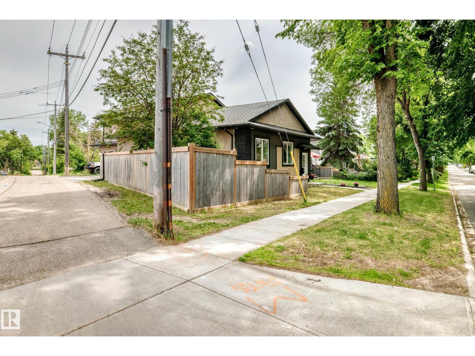 11463 64 ST NW - 53