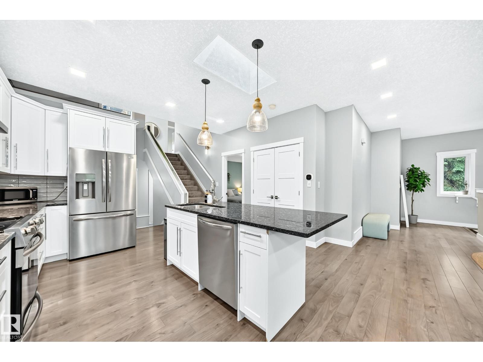 11463 64 ST NW - 6
