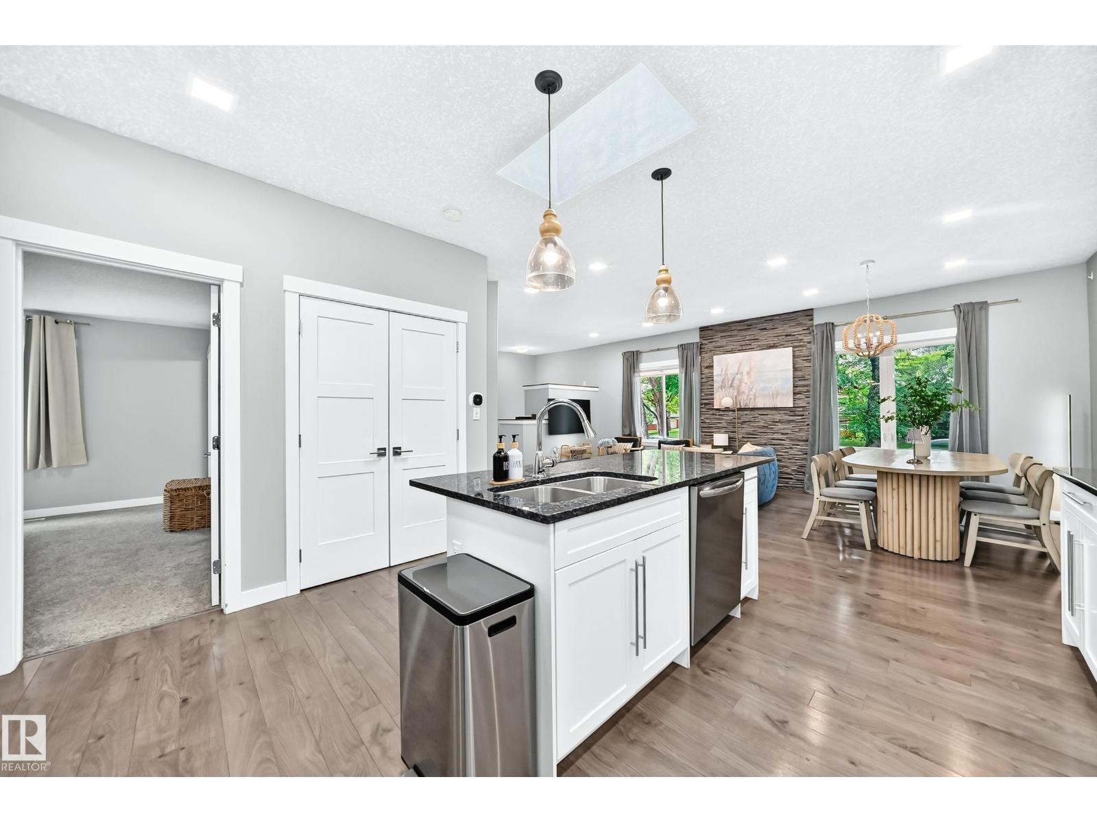 11463 64 ST NW - 8