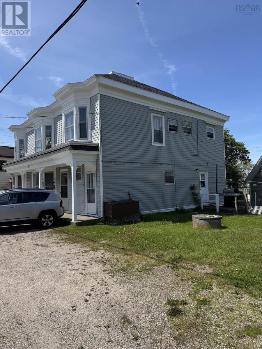 3205 1 Highway - 5