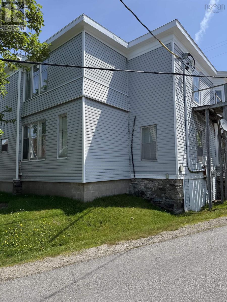 3205 1 Highway - 9