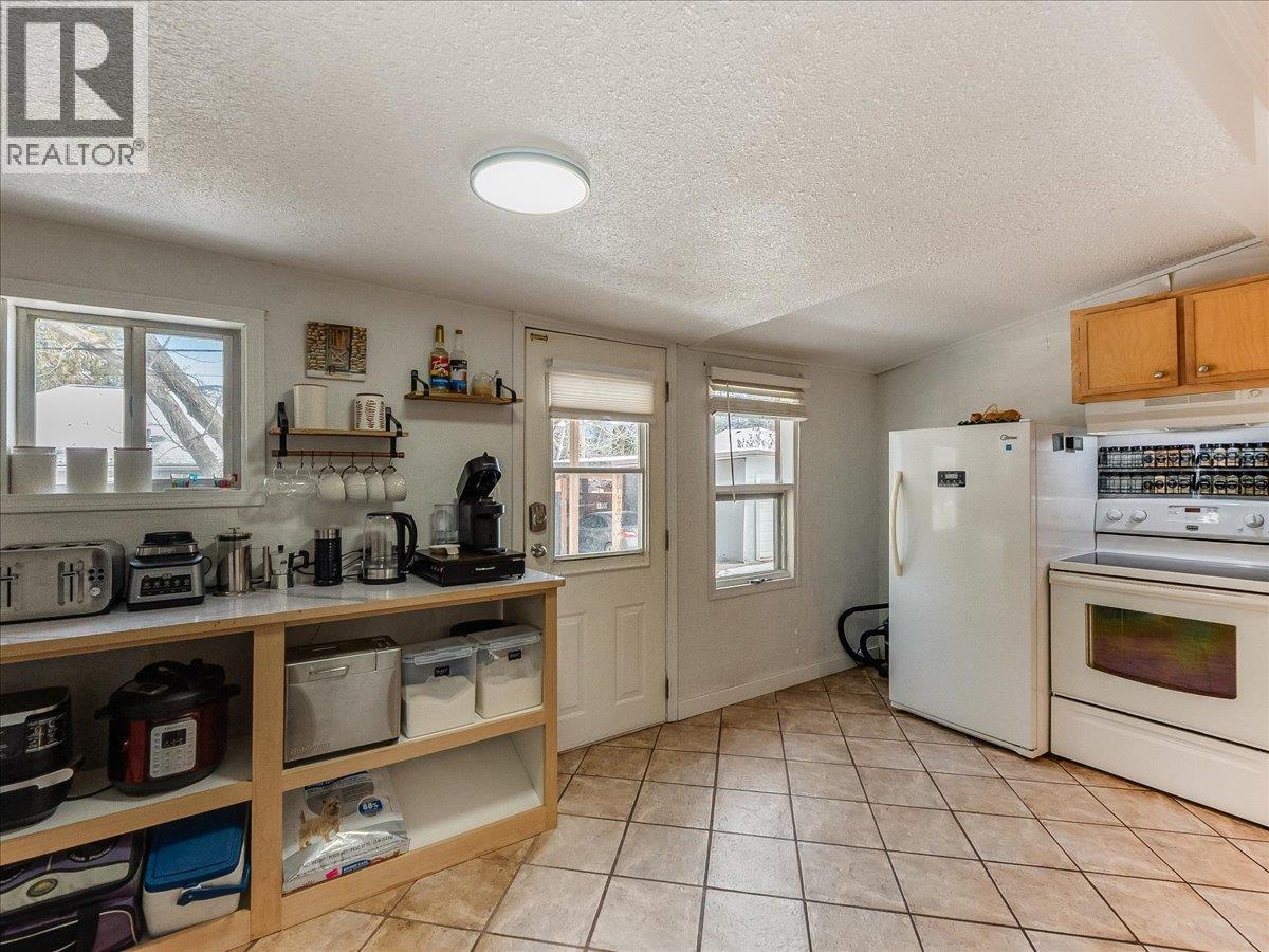 613 11th Avenue - 16
