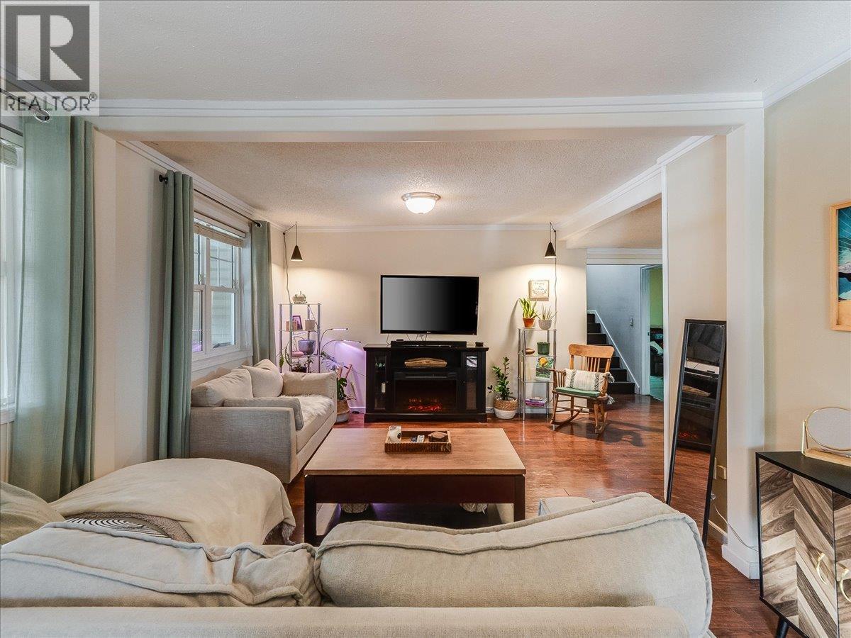 613 11th Avenue - 8