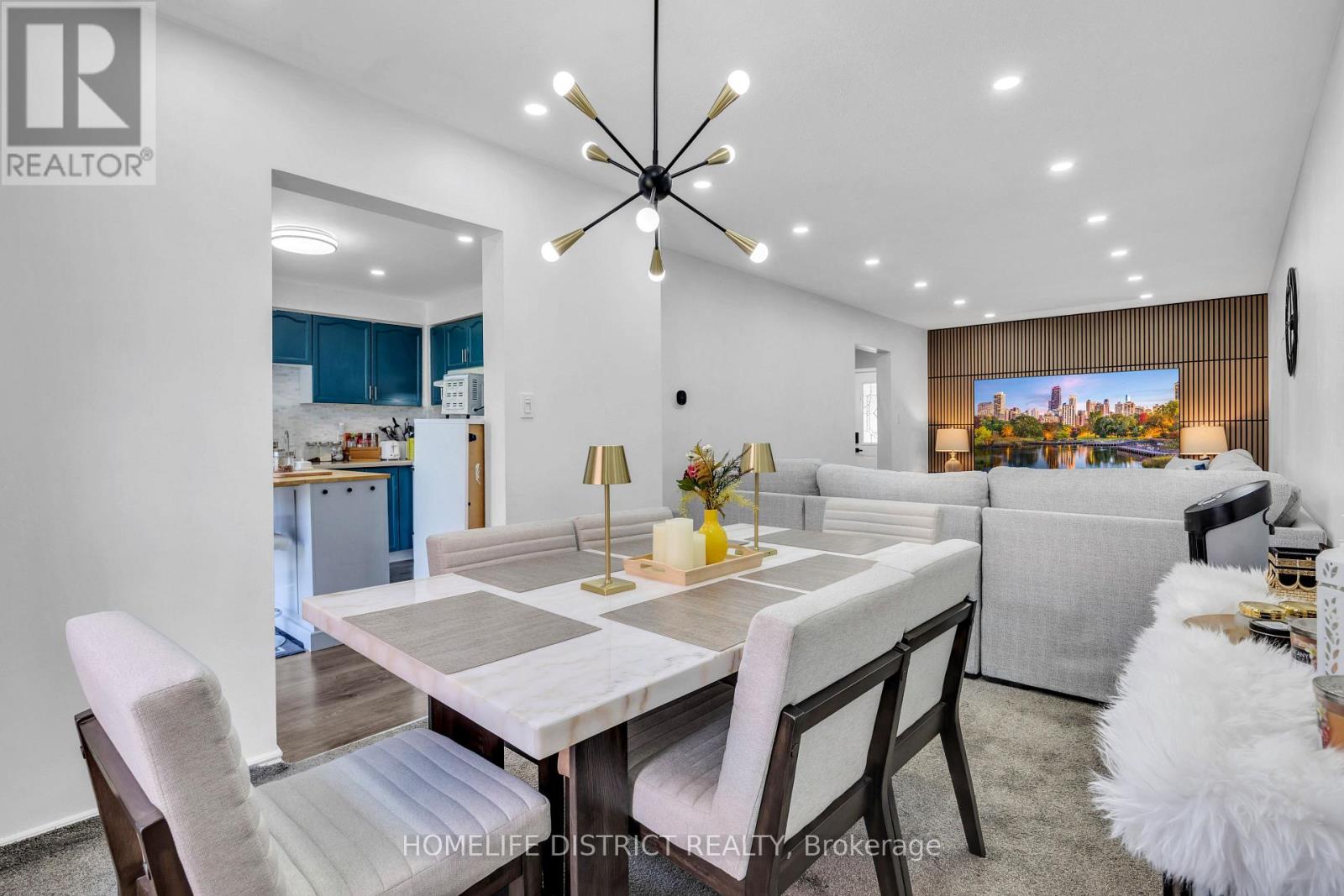 101 CHAMPINE SQUARE - 10