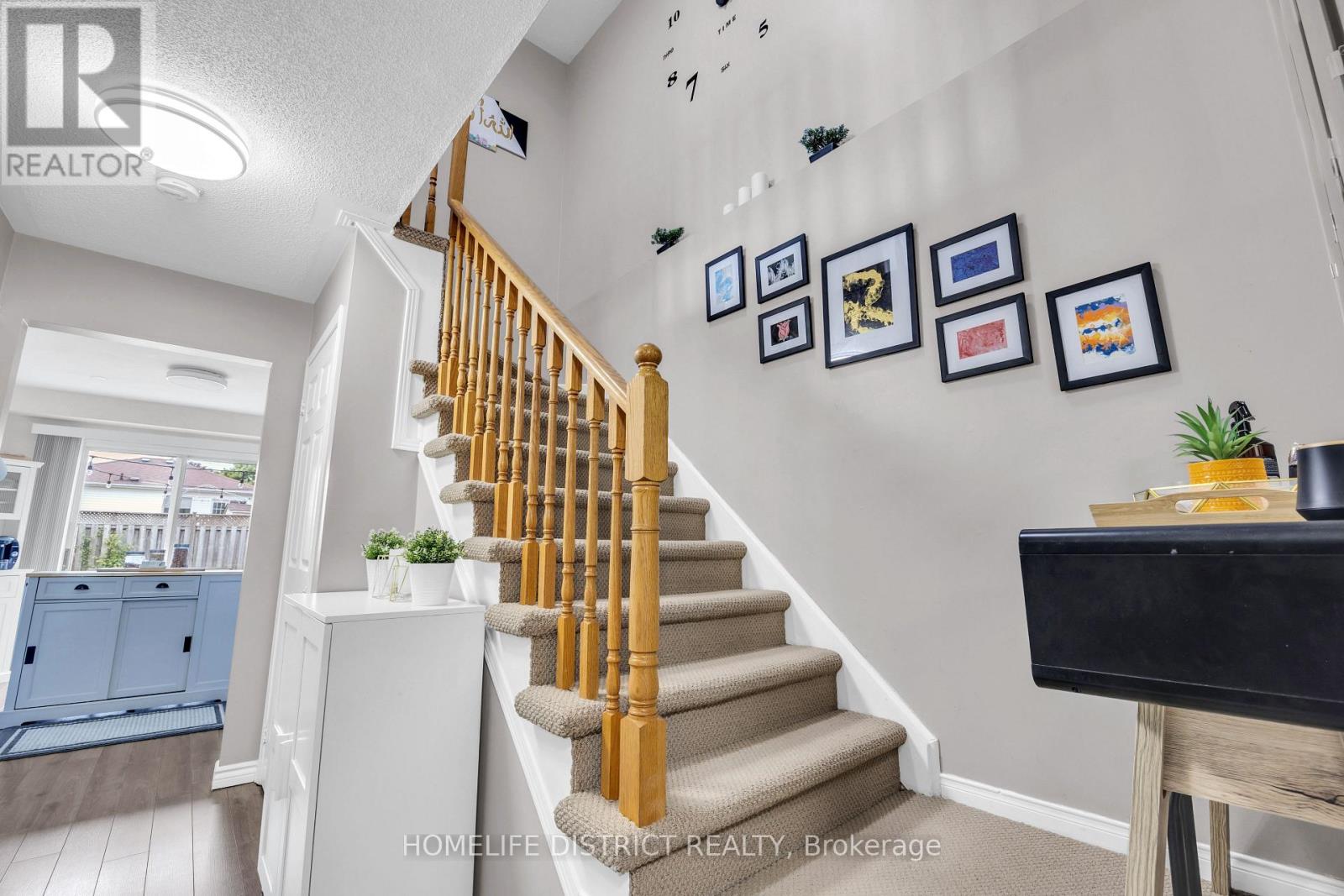 101 CHAMPINE SQUARE - 14