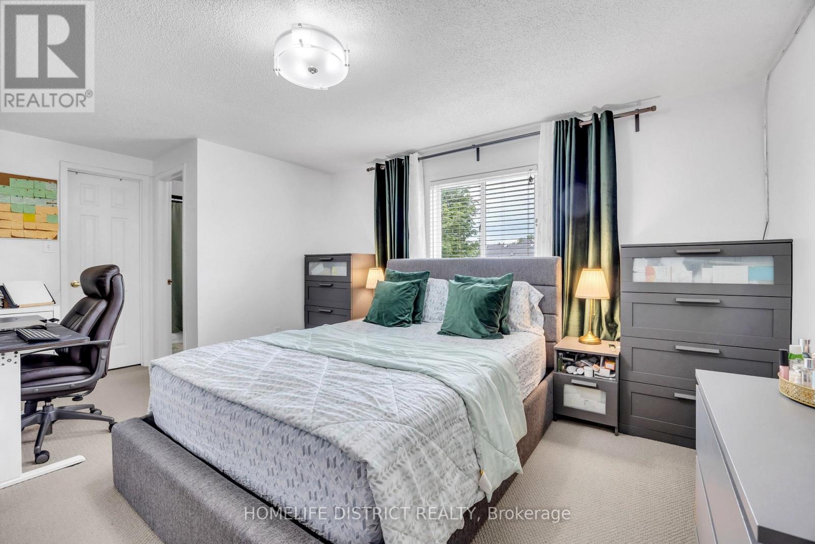 101 CHAMPINE SQUARE - 15