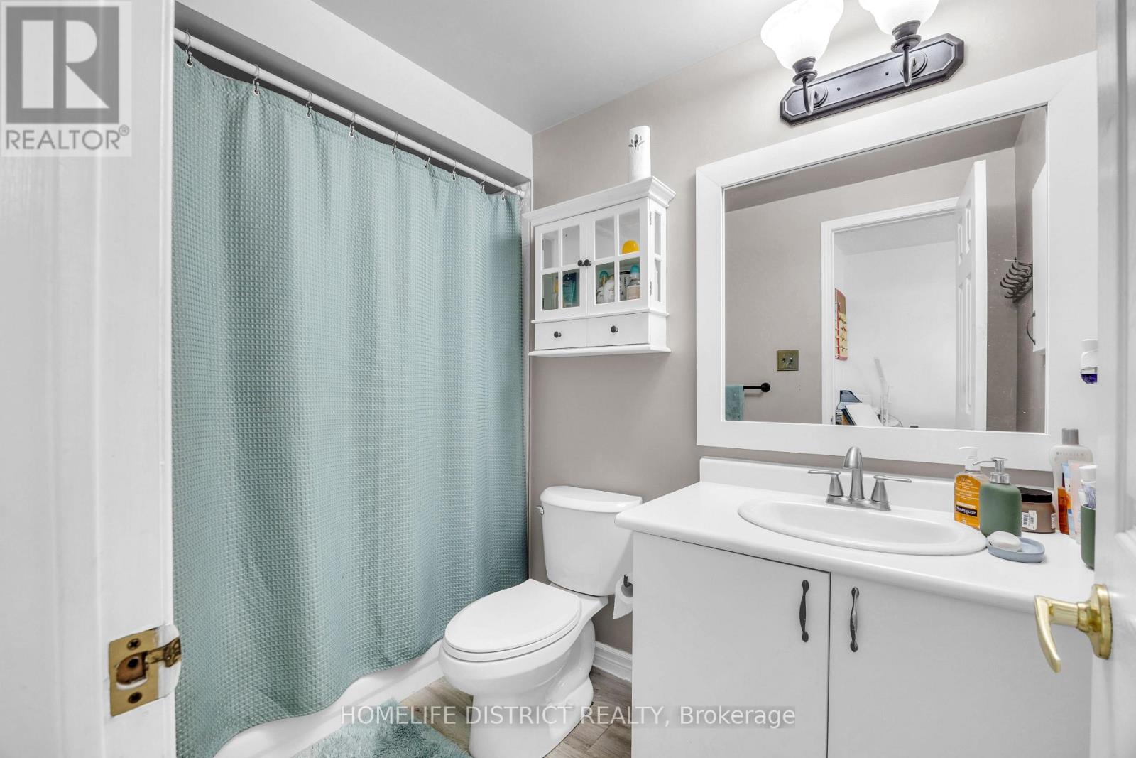 101 CHAMPINE SQUARE - 17