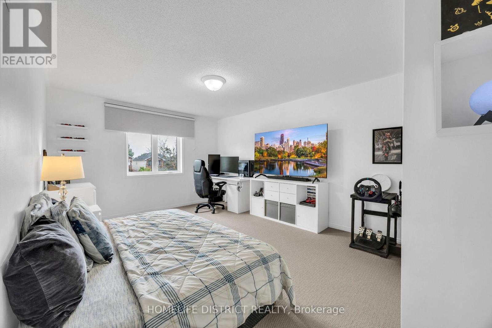 101 CHAMPINE SQUARE - 23