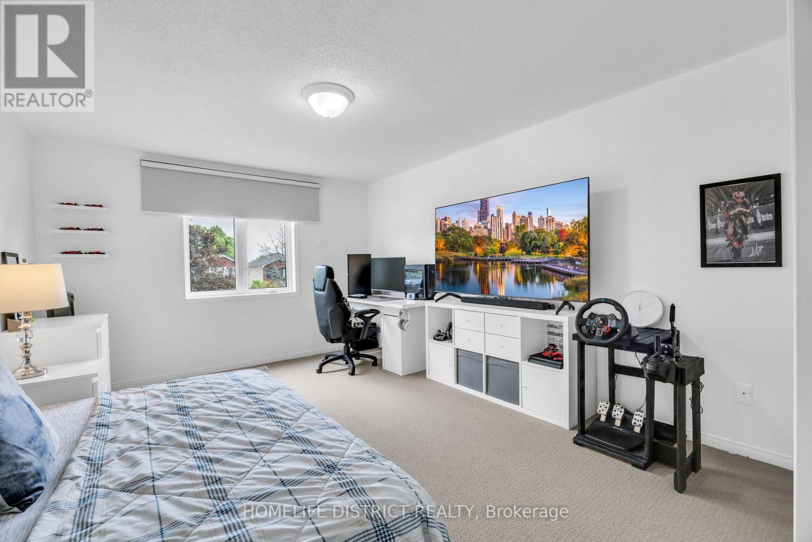 101 CHAMPINE SQUARE - 25