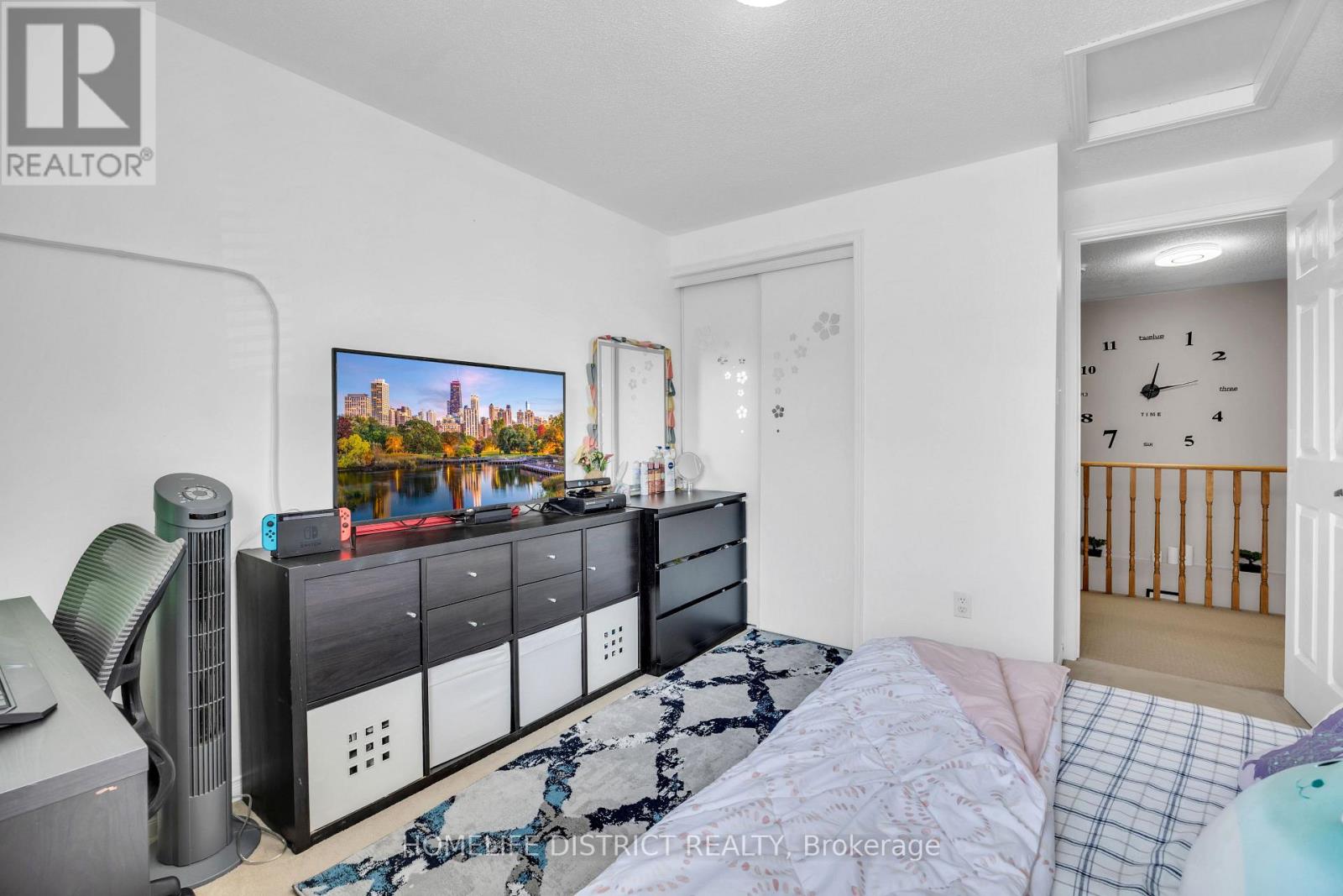 101 CHAMPINE SQUARE - 27