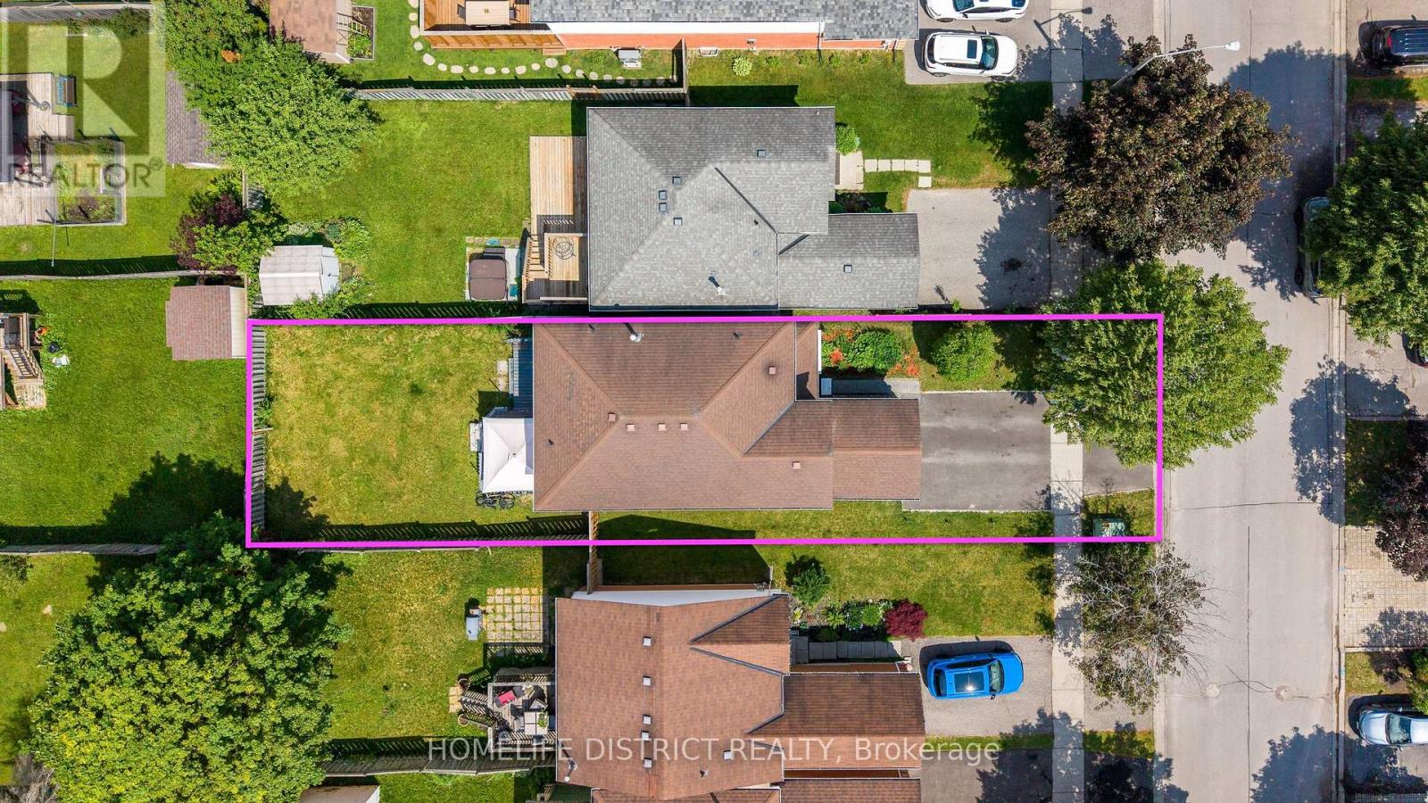 101 CHAMPINE SQUARE - 38